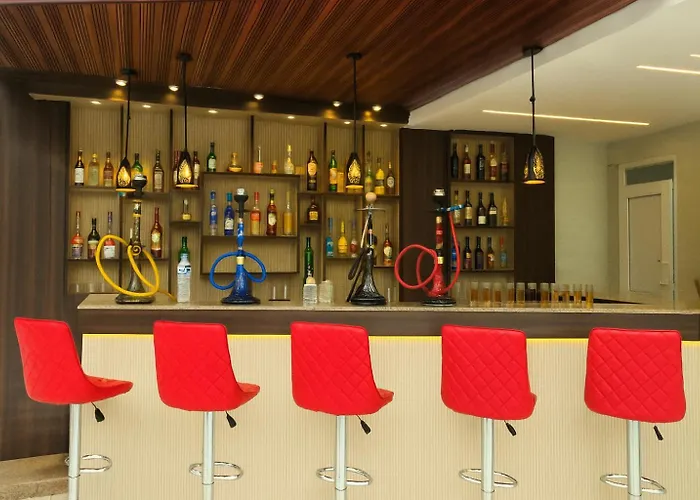 Royal Chamber Restaurant & Rooftop Bar - Near Pashupatinath & Airport Frühstückspension 4*